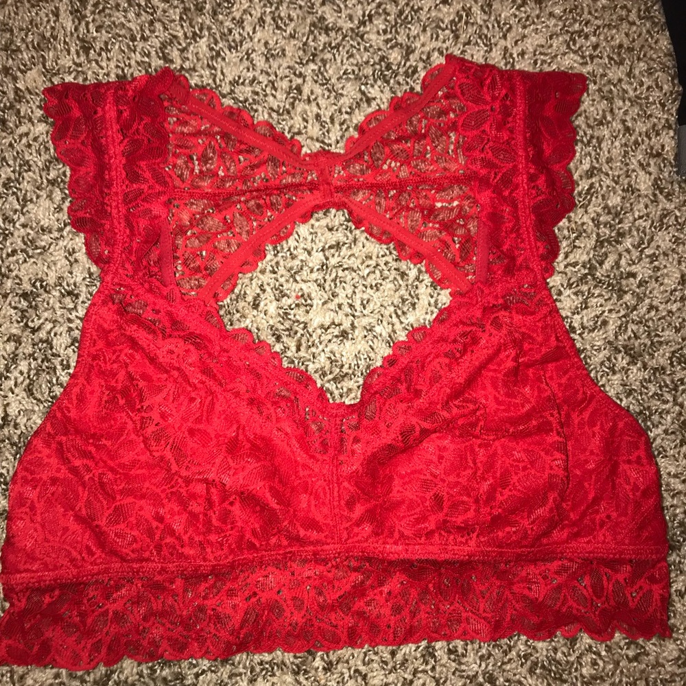 Red keyhole back bralette
